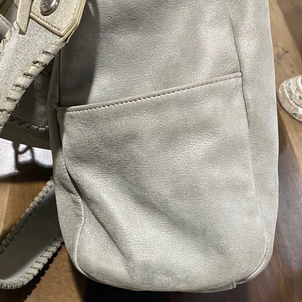 HOBO Large Shelia Silver Gray Women's Shoulder Bag - Picture 14 of 16